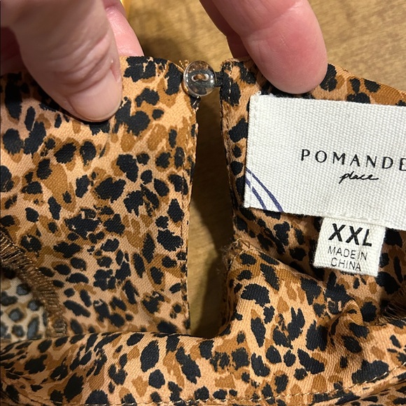 Tuckernuck Pomander Place Carlota Peplum Top Leopard Animal Print XXL
X - Picture 9 of 17
